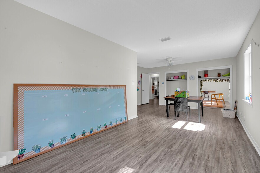 More Photos Of 1001 Randall Ave, Daphne Office Residential For Sale