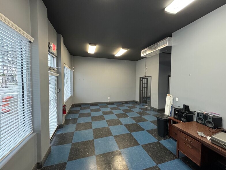 More Photos Of 2032-2046 Harrison St, Hollywood Storefront For Lease