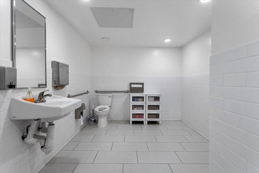 More Photos Of 111 Broadway, Oakland Office For Sale