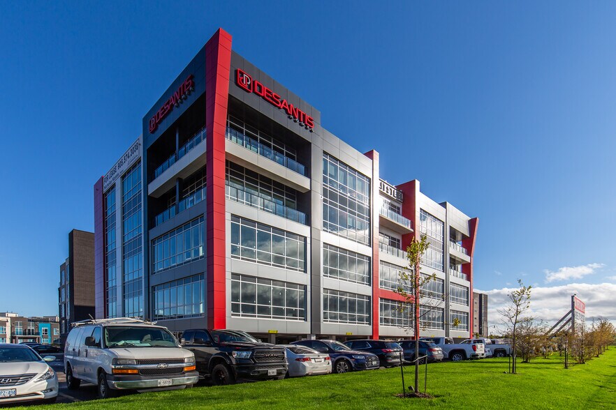 More Photos Of 13 Windward Dr, Grimsby Medical For Lease