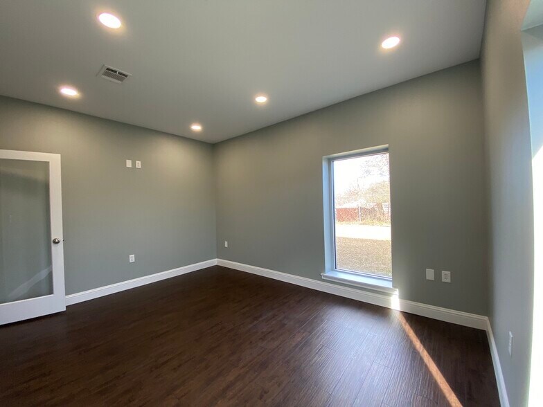 More Photos Of 5490 Washington Blvd, Beaumont Office For Lease