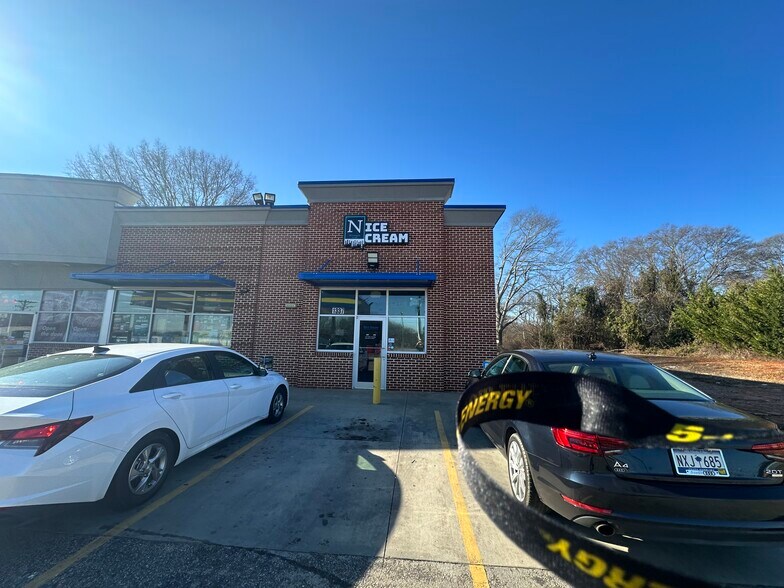More Photos Of 1337 Cedar Lane Rd, Greenville General Retail For Sale