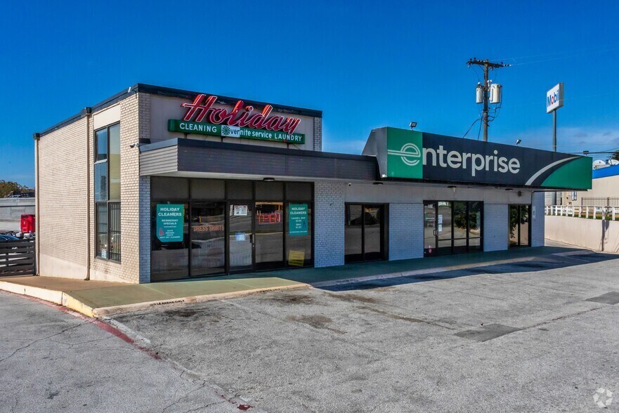 More Photos Of 3901-3939 S Polk St, Dallas Unknown For Lease