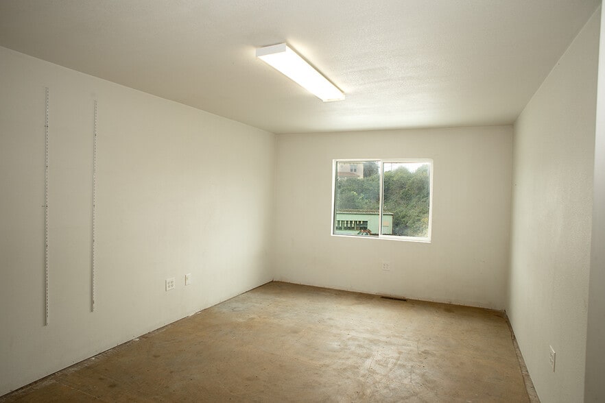 More Photos Of 2029 Broadway St, Eureka Storefront Retail Office For Sale