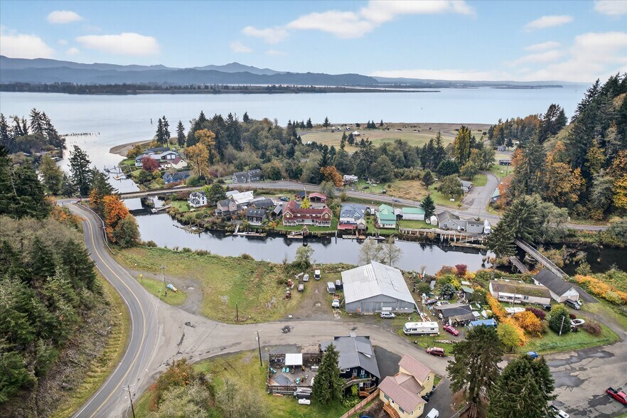 More Photos Of 8 Fairgrounds Rd, Skamokawa Restaurant For Sale