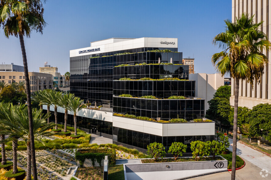 Primary Photo Of 211 E Ocean Blvd, Long Beach Office For Lease