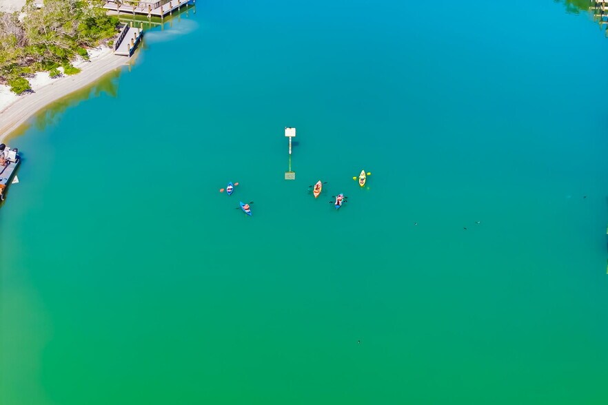 More Photos Of 9022 Midnight Pass Rd, Sarasota Apartments For Sale