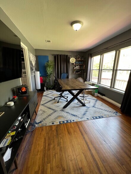 More Photos Of 204 West Street, Hutto Office For Lease