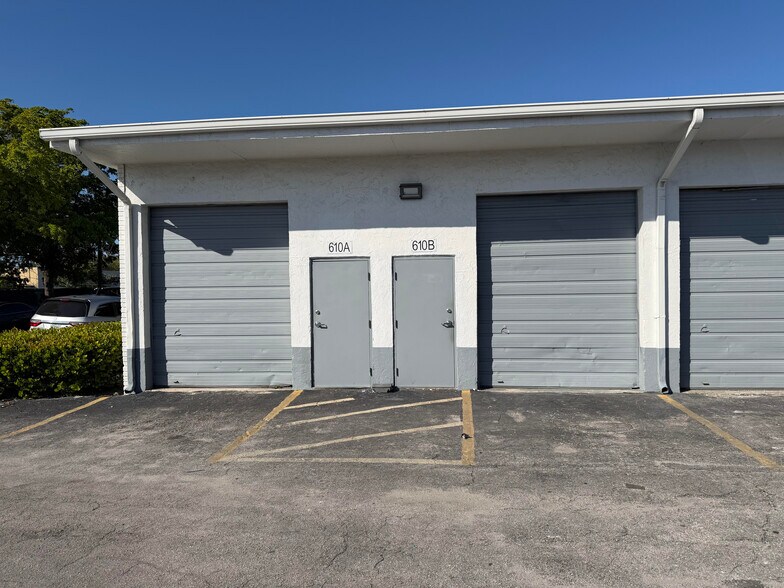 More Photos Of 610 N G St, Lake Worth Unknown For Lease