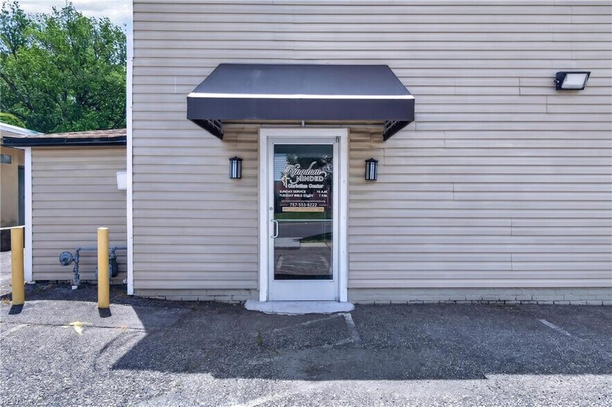More Photos Of 2456 Ballentine Blvd, Norfolk Flex For Sale