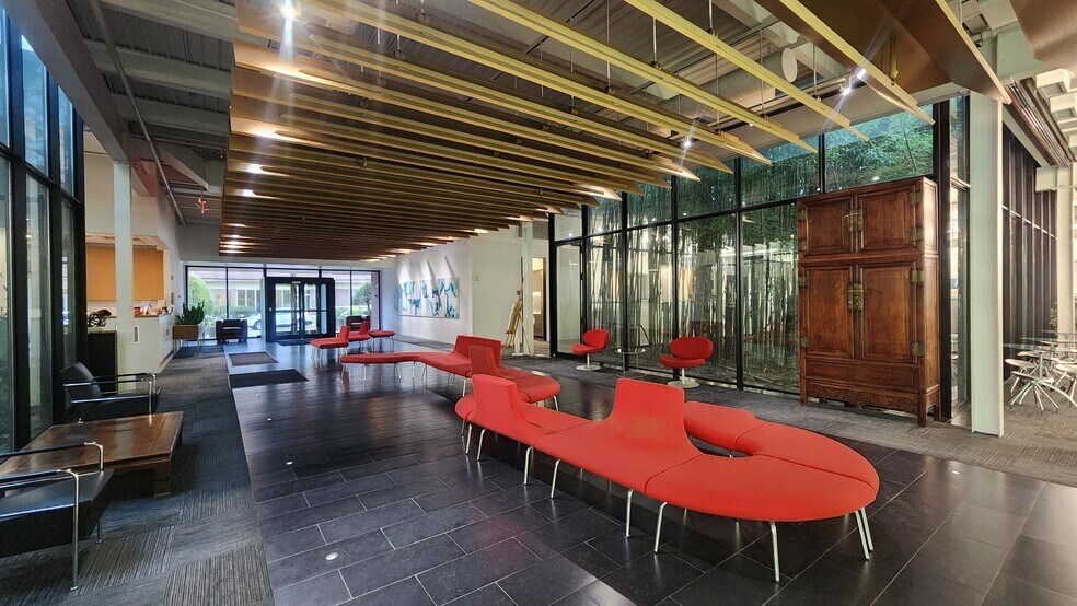 More Photos Of 16 Bleeker St, Millburn Warehouse For Lease