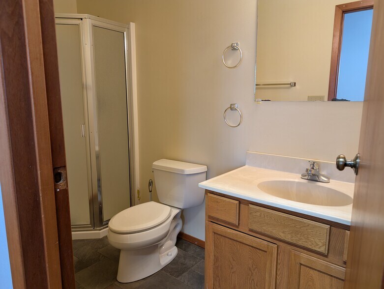 More Photos Of 306 Nordic dr, Petersburg Freestanding For Sale