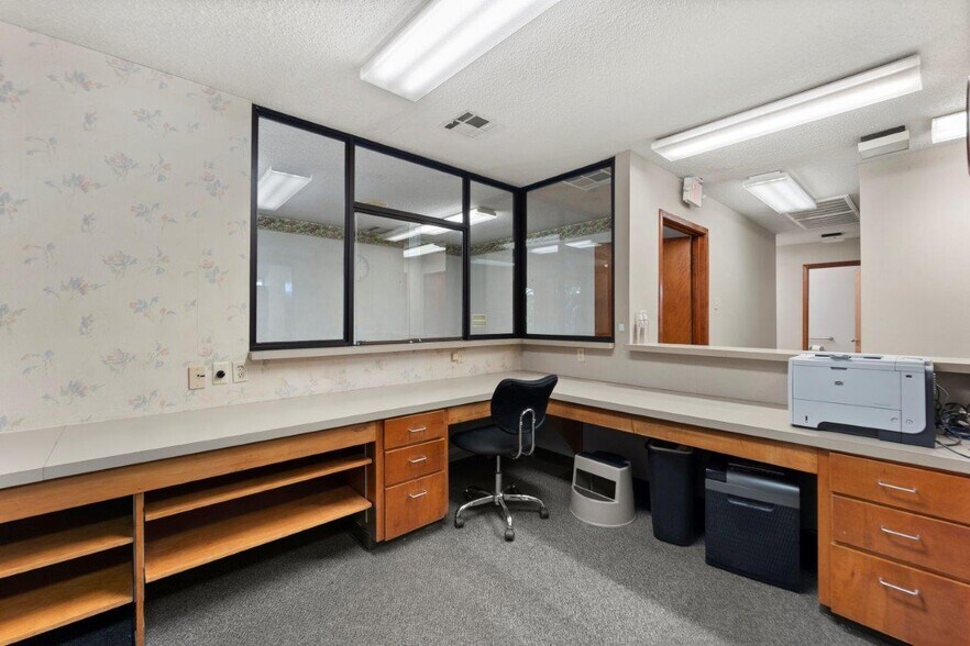 More Photos Of 4150 Nelson Rd, Lake Charles Healthcare For Lease