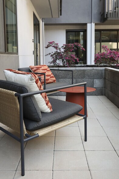 More Photos Of 1100 Webster St, Oakland Apartments For Lease