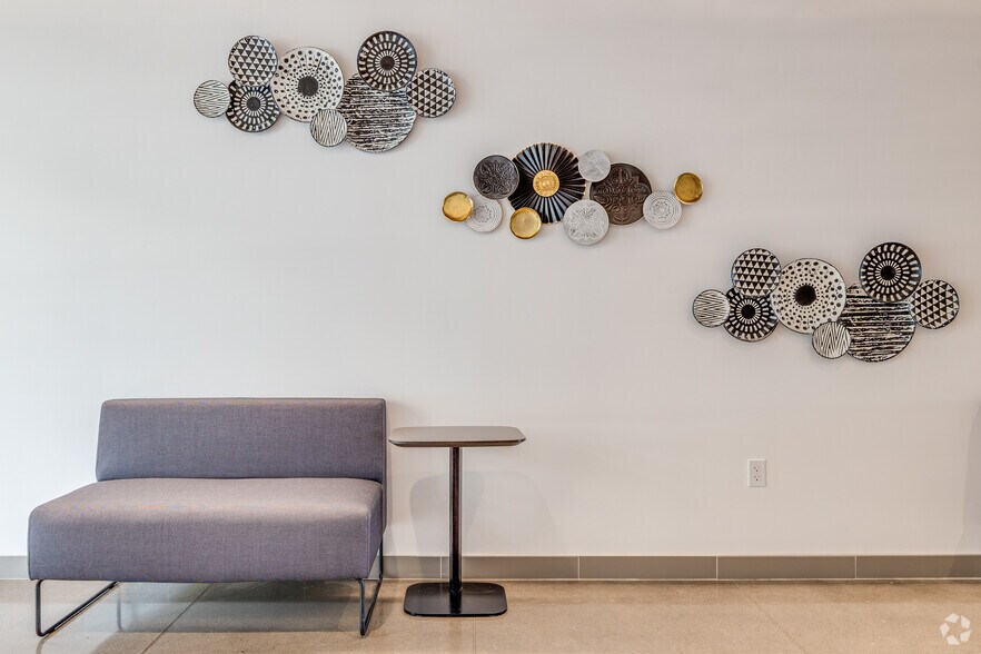 More Photos Of 15150 W Park Pl, Goodyear Office For Lease