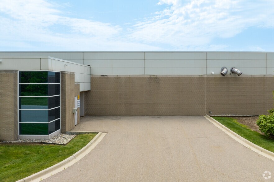 More Photos Of 5850 Mercury Dr, Dearborn Research And Development For Lease