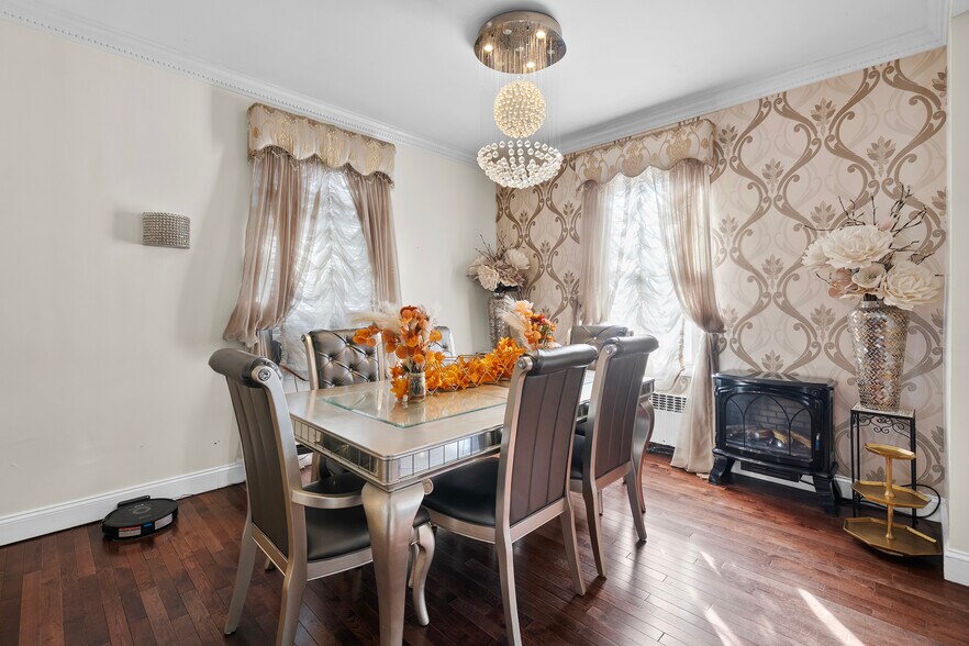 More Photos Of 70 Park Ave, Bay Shore Multifamily For Sale