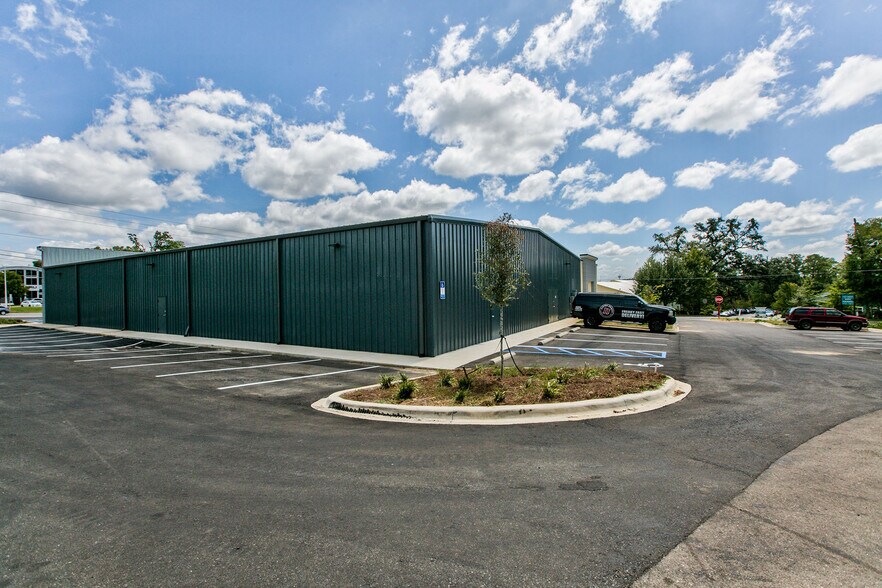 More Photos Of 1706 Capital Cir NE, Tallahassee General Retail For Lease