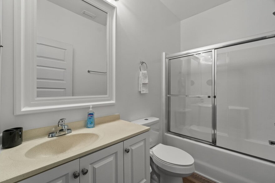 More Photos Of 2906 Sarah Jean Ct, Panama City Manufactured Housing Mobile Home Park For Sale