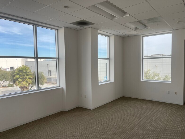 More Photos Of 1521 Francisco St, Torrance Warehouse For Lease