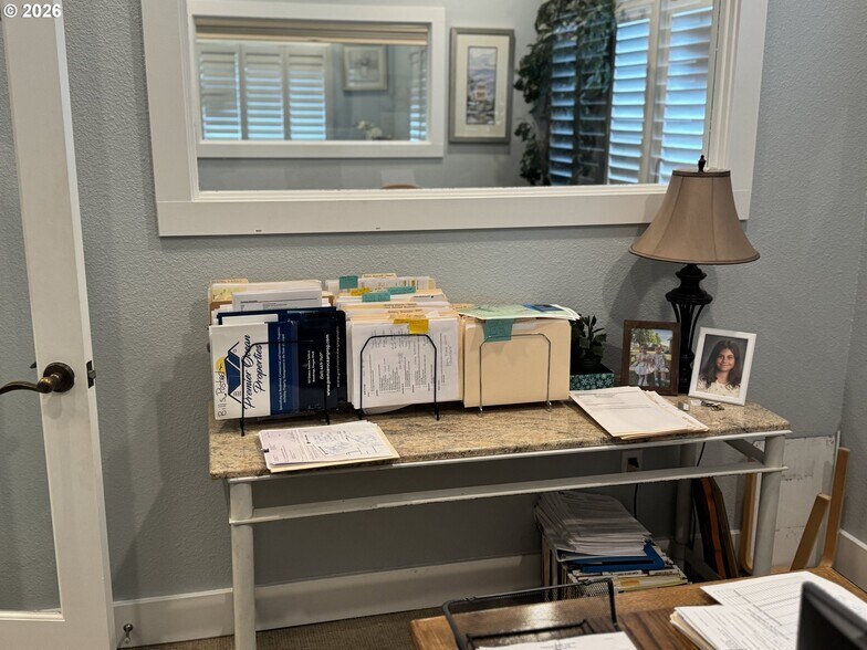 More Photos Of 937 Chetco Ave, Brookings Office Residential For Sale