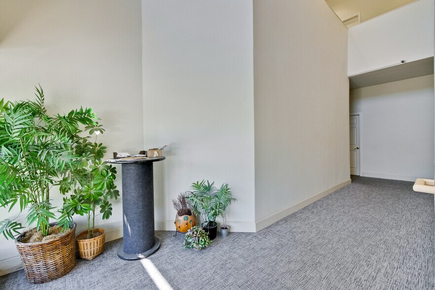 More Photos Of 853 Brown Rd, Fremont Research And Development For Lease