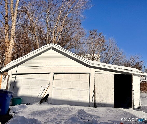 More Photos Of 16-20 Henry St, Hartford Apartments For Sale