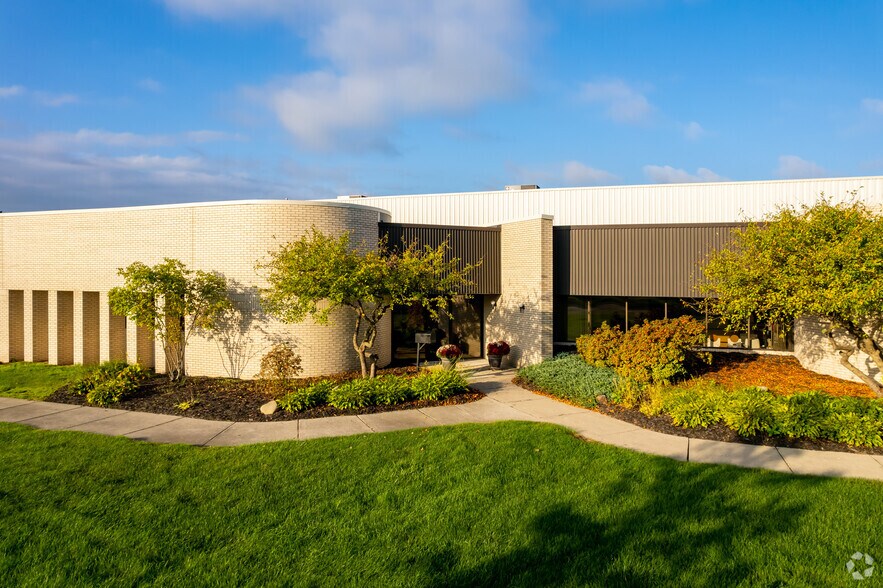 More Photos Of 42455 Merrill Rd, Sterling Heights Warehouse For Sale
