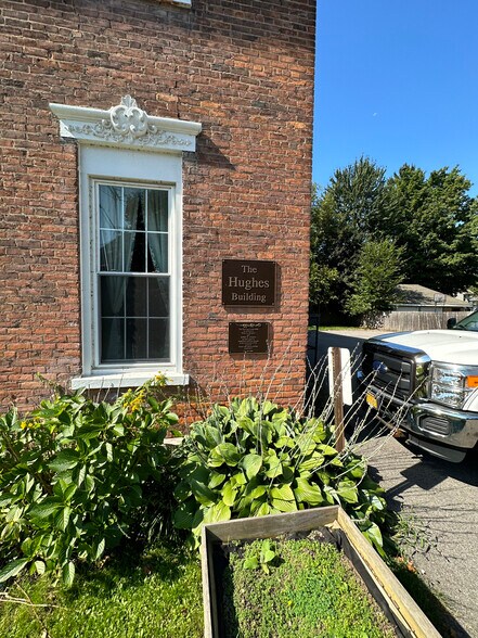 More Photos Of 314 Park St, Fulton Office For Sale