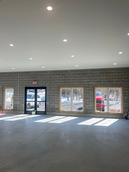 More Photos Of 45 Maple St, Warwick Light Manufacturing For Lease