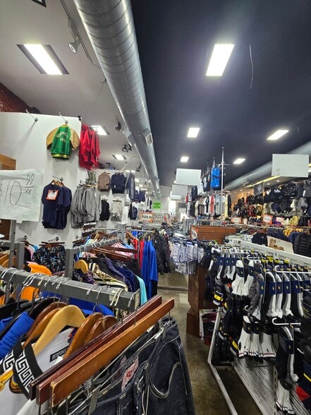 More Photos Of 938 Flatbush Ave, Brooklyn General Retail For Lease