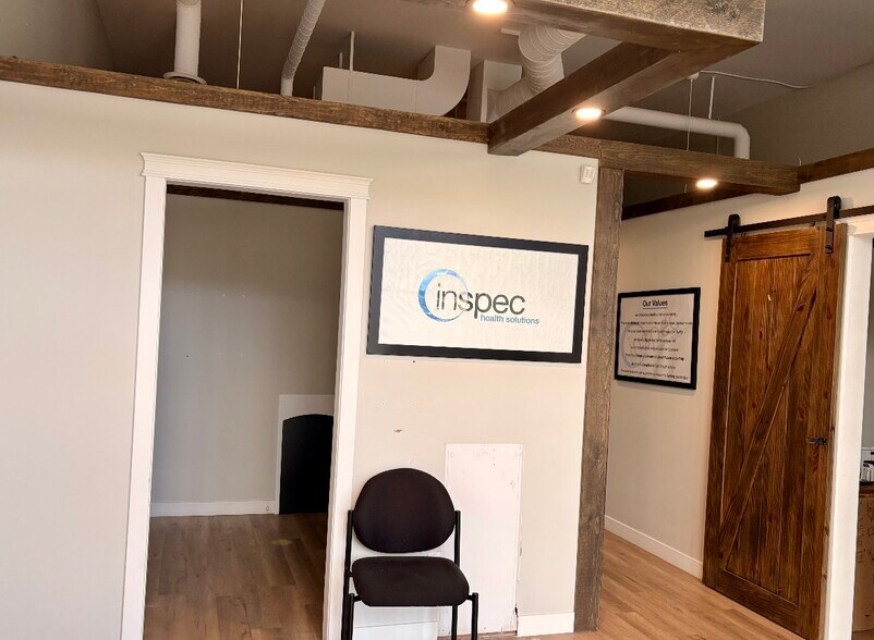 More Photos Of 7 McLeod Ave, Spruce Grove Storefront For Lease