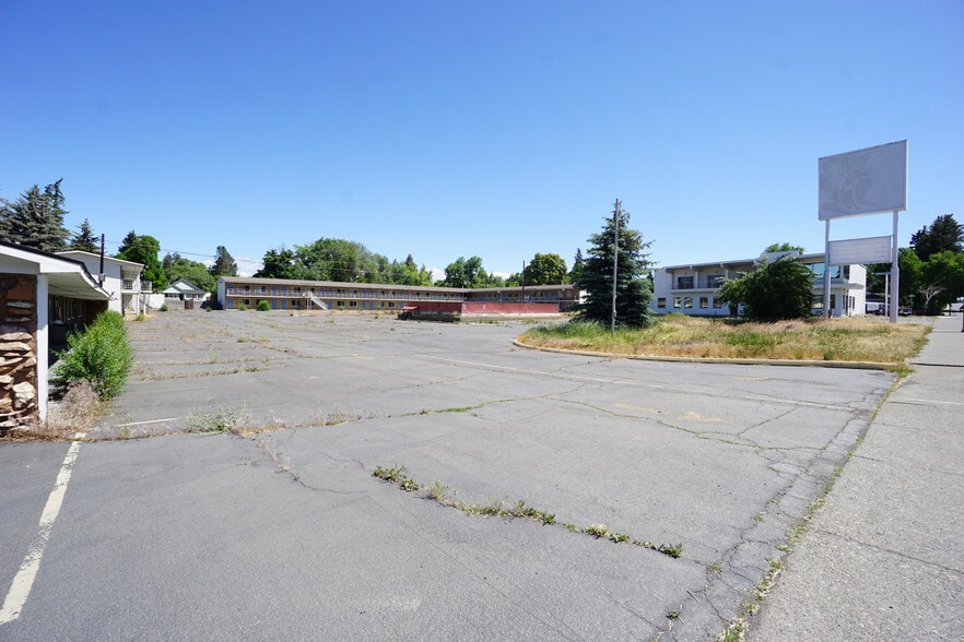 More Photos Of 403 W University Way, Ellensburg Hotel For Sale