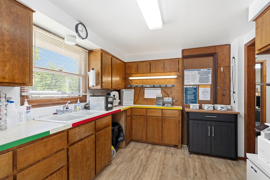 More Photos Of 430 Bimson Ave, Berthoud Medical For Sale