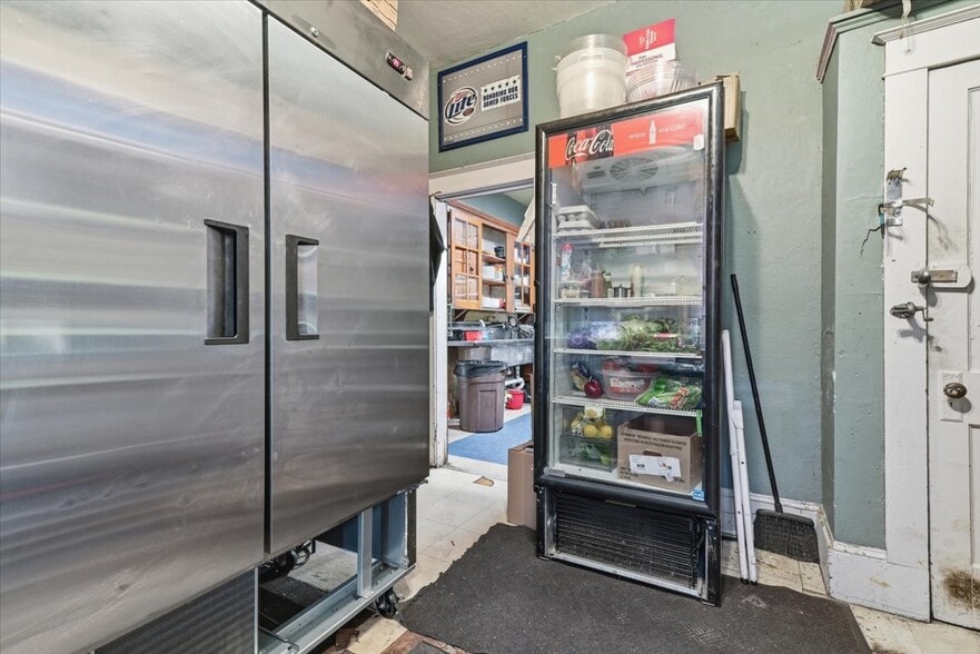 More Photos Of 10 E Lehigh St, Summit Hill Restaurant For Sale