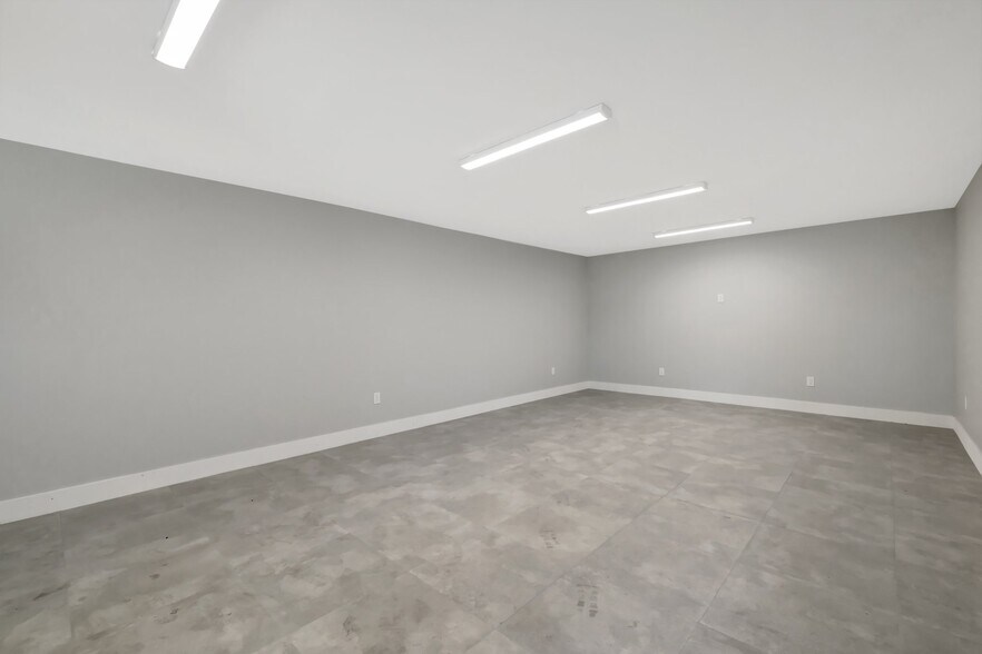 More Photos Of 3490 Oleander Ave, Fort Pierce Warehouse For Sale