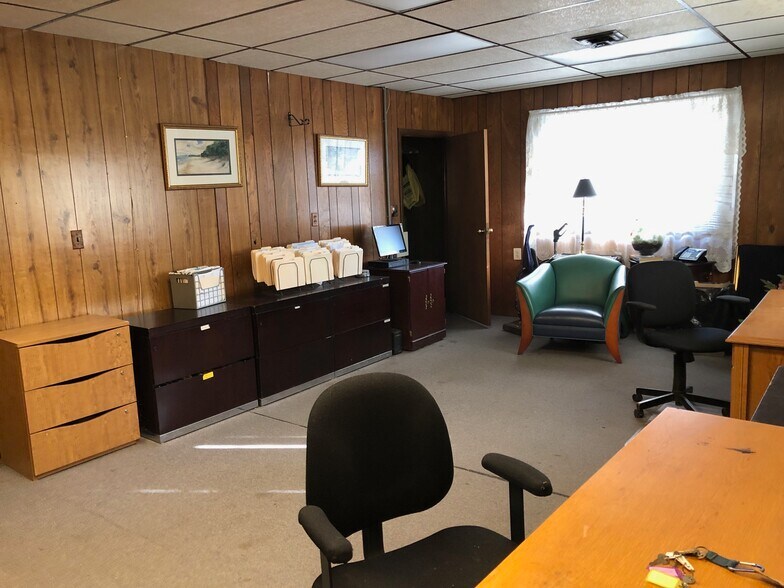 More Photos Of 800 Kennedy Blvd, Somerdale Distribution For Lease