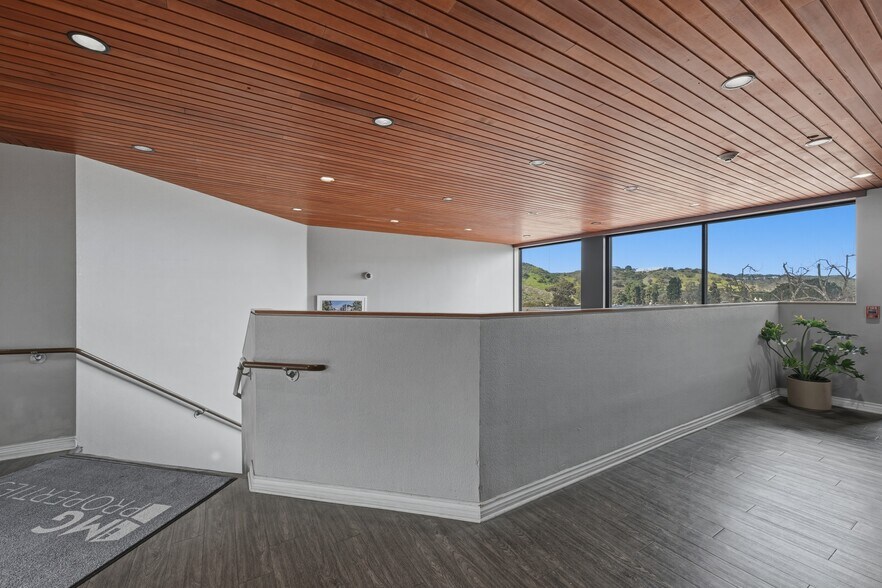 More Photos Of 10505 Sorrento Valley Rd, San Diego Office For Sale