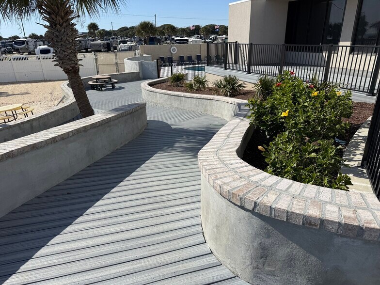 More Photos Of 5905 S Kings Hwy, Myrtle Beach Hotel For Lease