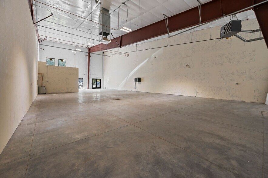More Photos Of 1944 Airport Rd, Rifle Warehouse For Lease