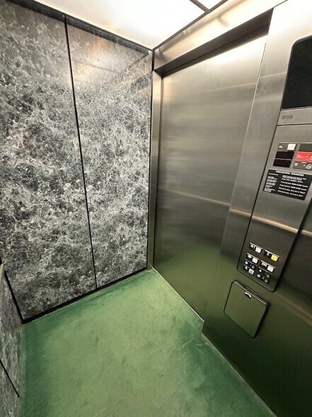 More Photos Of 419 W Broadway St, Muskogee Office For Sale