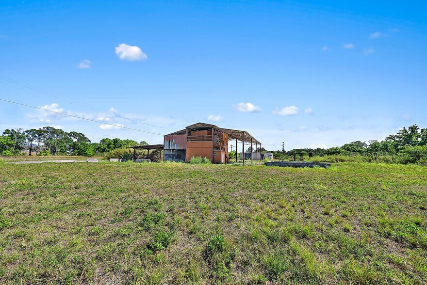 More Photos Of 15803 SW Farm Rd, Indiantown Manufacturing For Sale