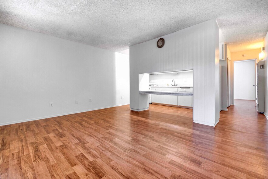 More Photos Of 3943 N H St, San Bernardino Apartments For Sale