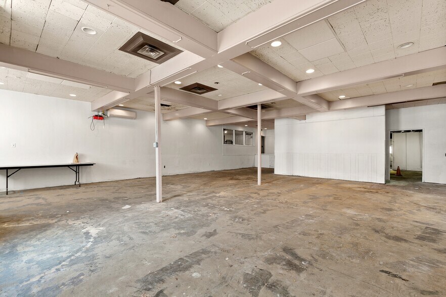 More Photos Of 5512-5522 20th Ave, Seattle General Retail For Sale