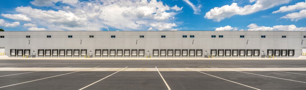 More Photos Of 315 Green St, Wrentham Distribution For Lease