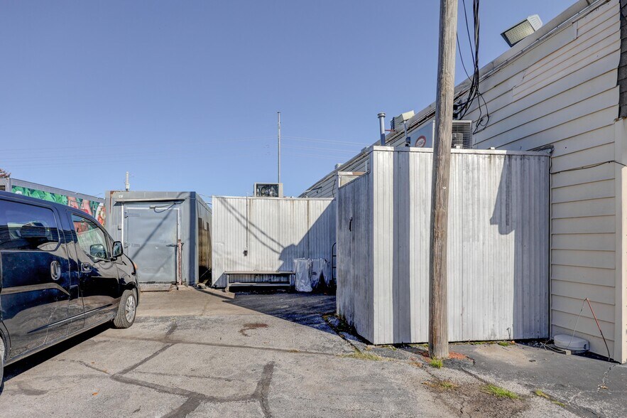 More Photos Of 2728 & 2802 N Rangeline Road, Joplin Flex For Sale