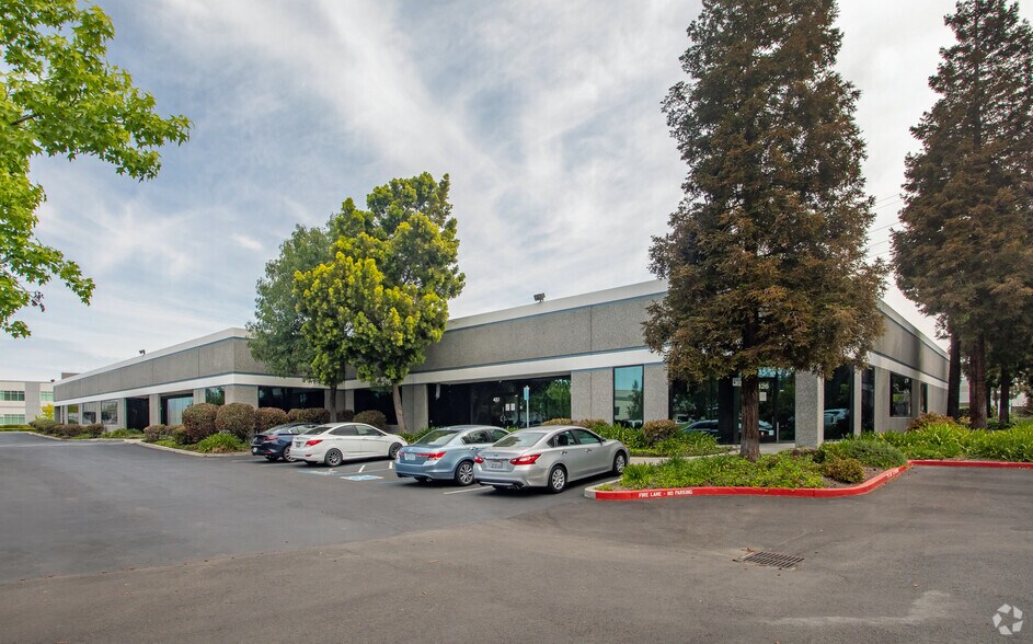 More Photos Of 402-426 S Hillview Dr, Milpitas Light Manufacturing For Lease