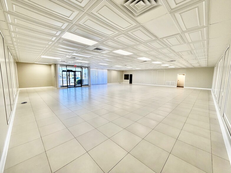 More Photos Of 2455 Stanley Ave, Dayton Auto Dealership For Sale