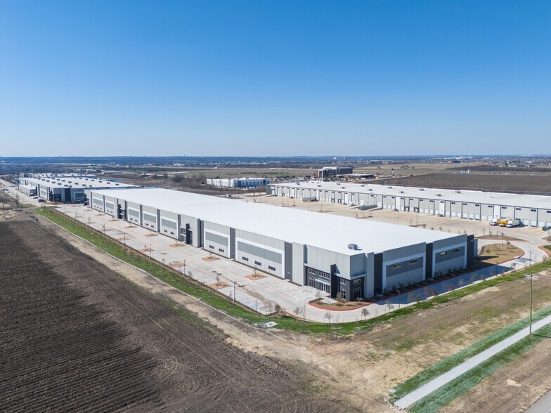 More Photos Of Innovation Blvd, Hutto Distribution For Lease