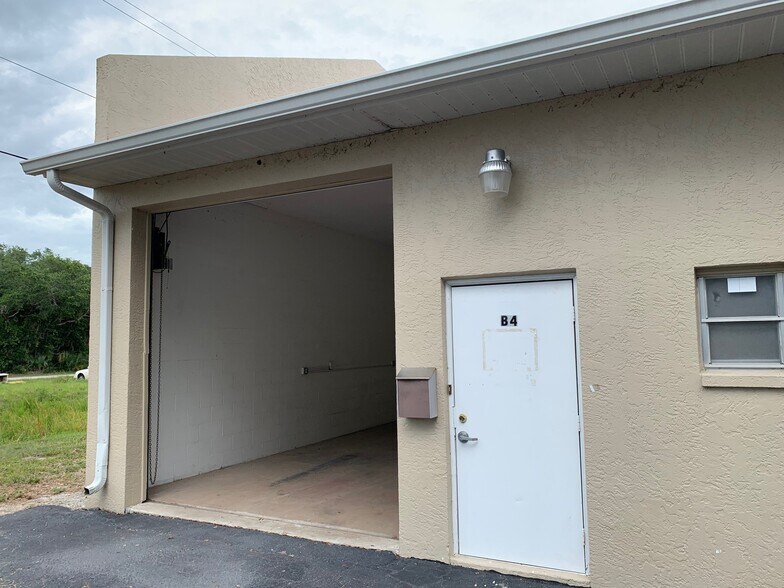 More Photos Of 18350 Paulson Dr, Port Charlotte Warehouse For Sale